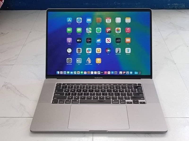 (2019) CORE I9 (32/512gb) APPLE MACBOOK PRO 15.4’ (QUANTITY AVAILABLE) 10