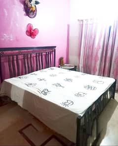king size iron bed with dimond mattress