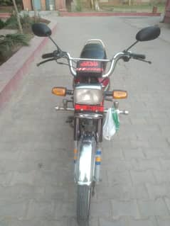 Honda CD 70. Alloy rims and new condition