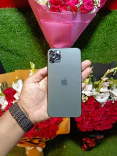 iPhone 11 pro max(256) PTA Approved Dual Sim 10/9 urgent sale