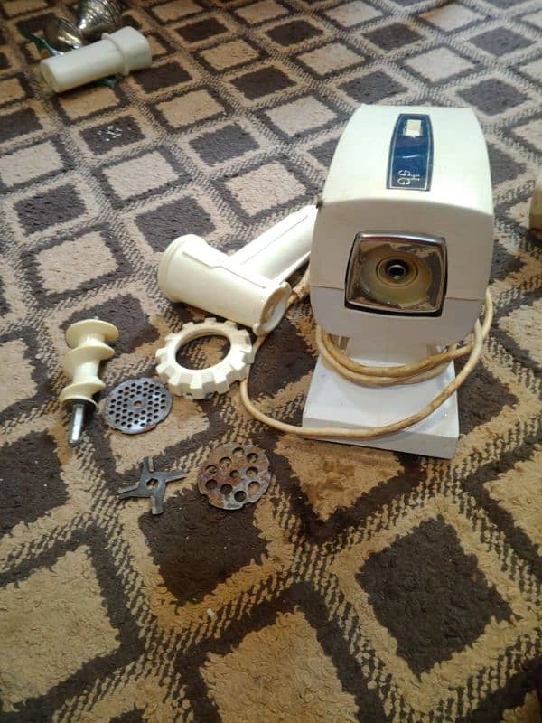 Electric meat mincer, slicer 4