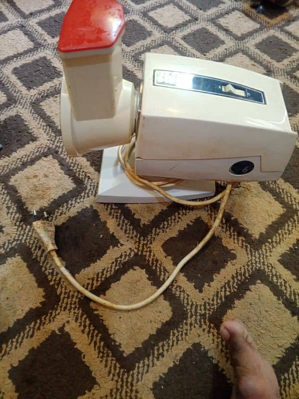 Electric meat mincer, slicer 11