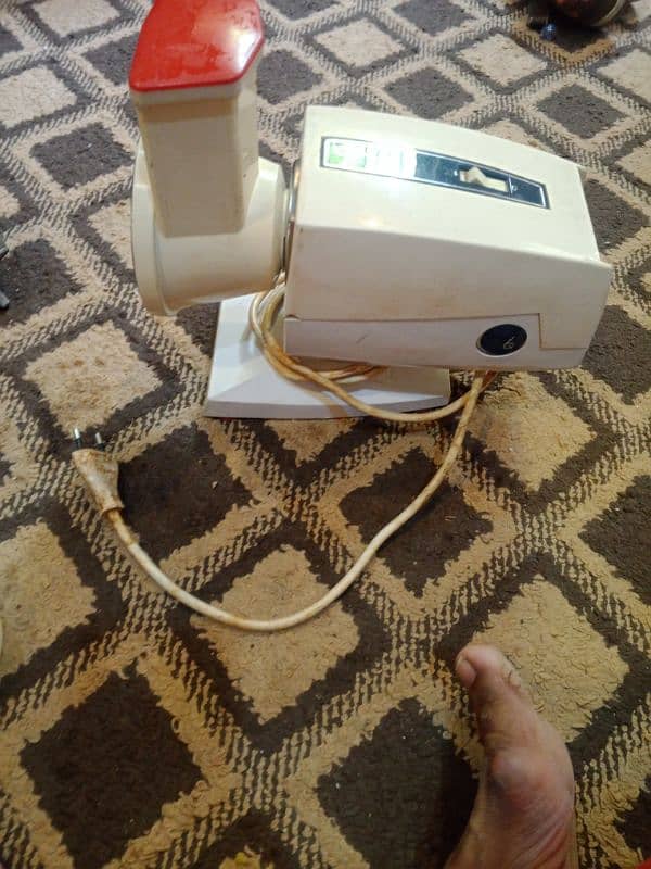 Electric meat mincer, slicer 12