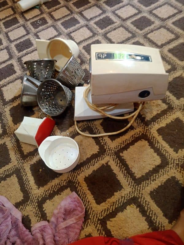 Electric meat mincer, slicer 13