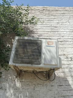 Dawlance split ac