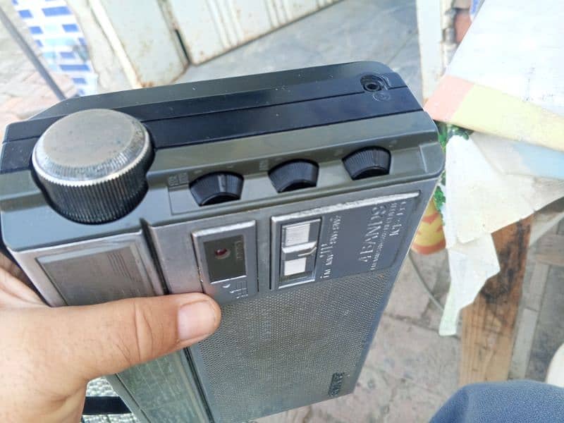 Radio Sony 4 band 8