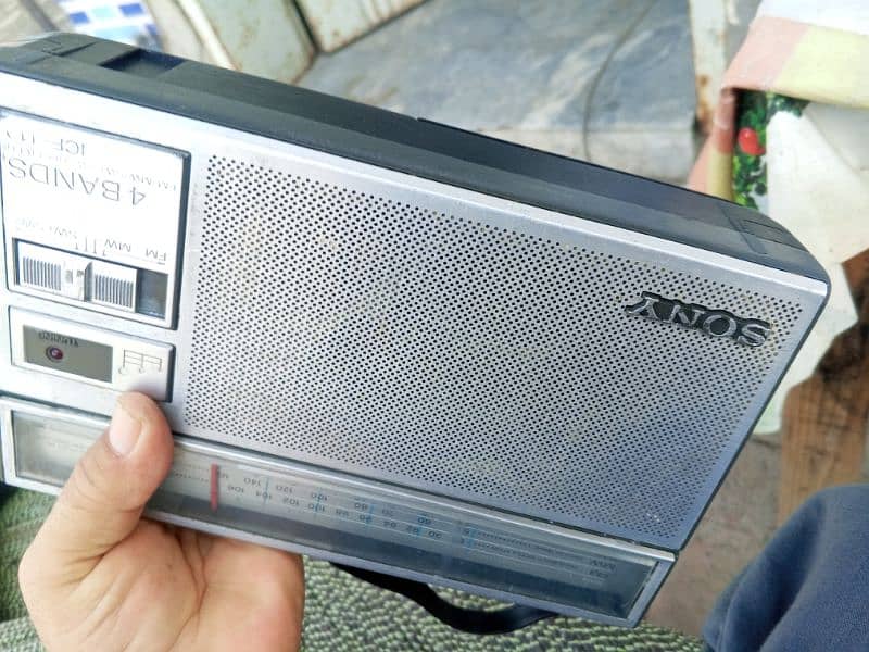 Radio Sony 4 band 9