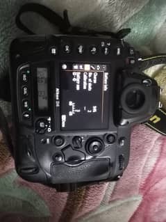 Nikon D4