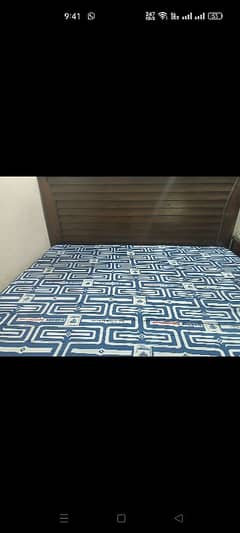 Mixed wood bed set