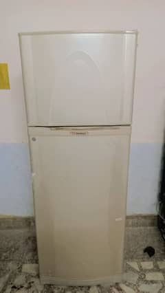 Dawlance fridge large saiz