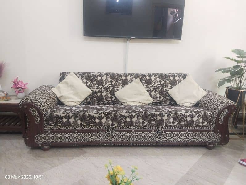 Sofa Com Bed 3 and 2 seats used 16000+13000 like new 4