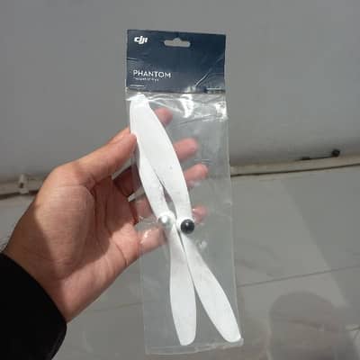 DJI phantom self tightening spare propellers