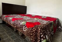 Bed with mattress up for sell
