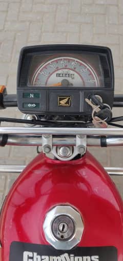 Honda CD 70 Red colour