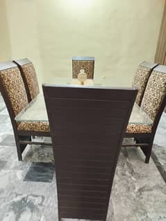 Dining table with six chairs - almost new