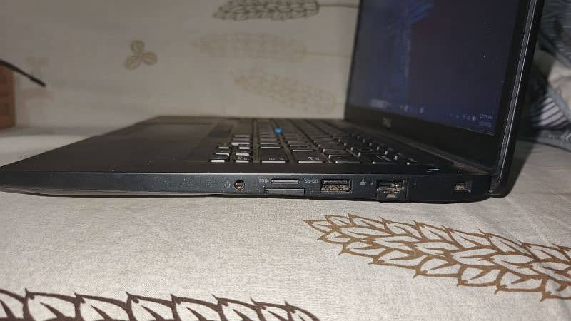 Dell Latitude 7490 Core i7 8th Generation 3