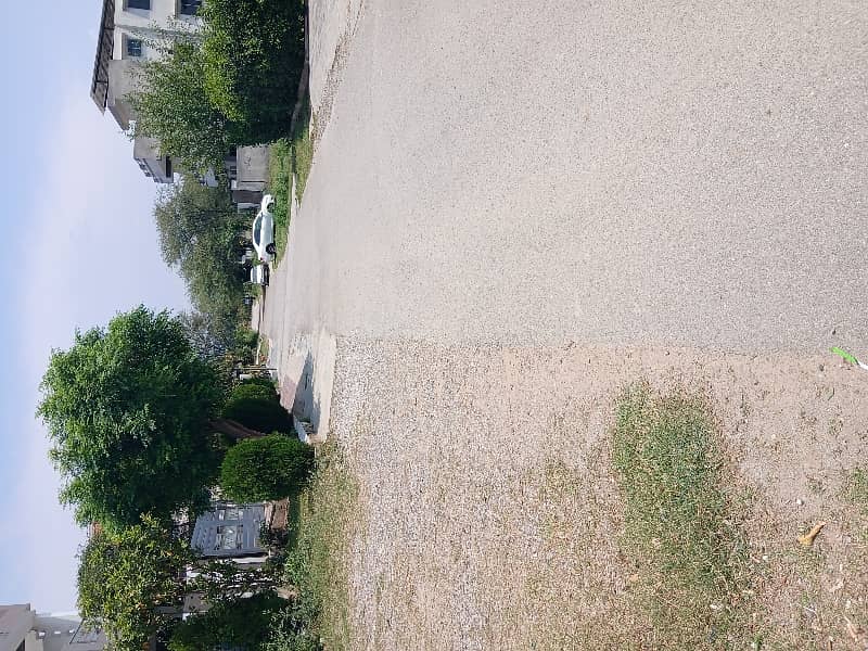 D-12/1 35*70 Corner Plot For Sale 4