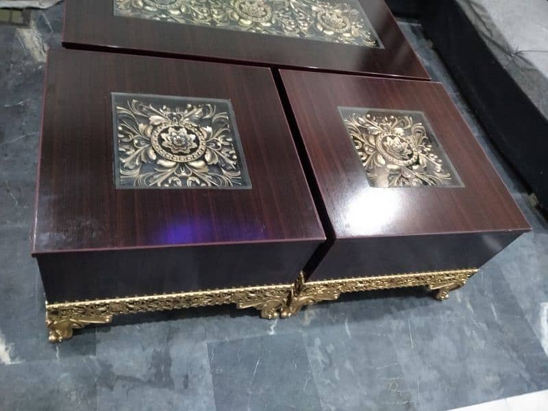 console table gooldan and black 5