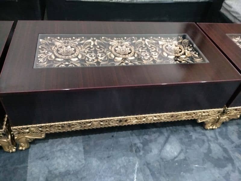 console table gooldan and black 7