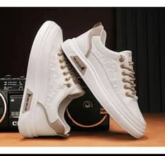 Nicey Classic White Sneakers – Men’s Size 7.5