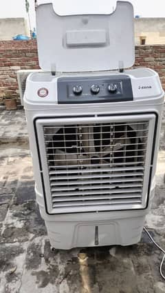 iZone Air Cooler Model 12000 only 2 months used 10/10 condition