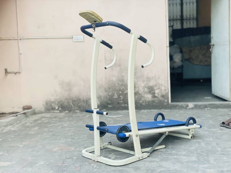 Running track machine gym exercise 8