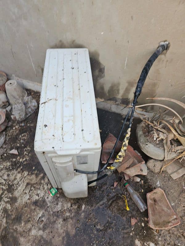 1.5 TON DC INVERTER 10 BY 8 CONDITION 9
