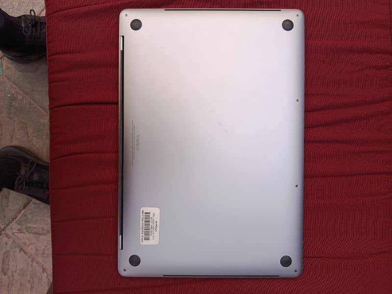 MacBook Pro 2019 | i9 | 32GB RAM | 512GB SSD | 4GB Graphics 3