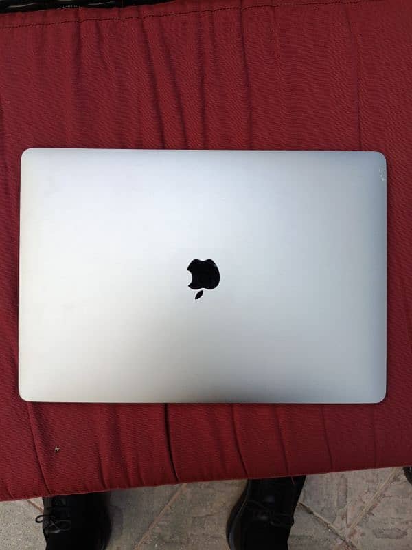 MacBook Pro 2019 | i9 | 32GB RAM | 512GB SSD | 4GB Graphics 6