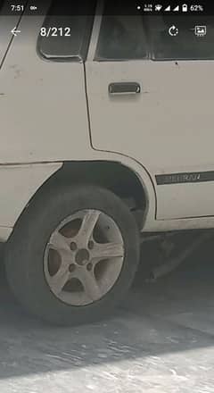 13 inch mehran men lage hue hen mujhe 12 inch wale allaorims chahiye