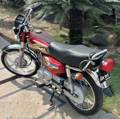 Honda CG 125 only 650  chala hova ha
