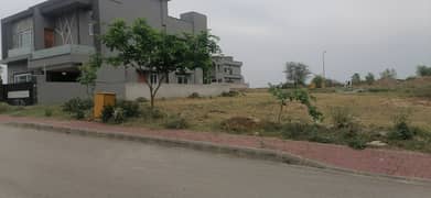 10 MARLA SUN FACING WITH BEAUTIFULL VIEW AVAILABLE FOR SALE IN BLOCK F-2