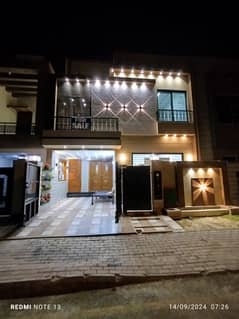 5 Marla Modern House Bahria Town Lahore