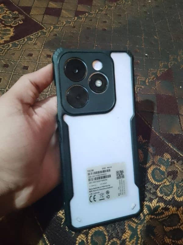Tecno spark go 2024 model 4/64 with box Panel crack but full working 3