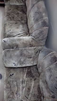 almari sofa good condition