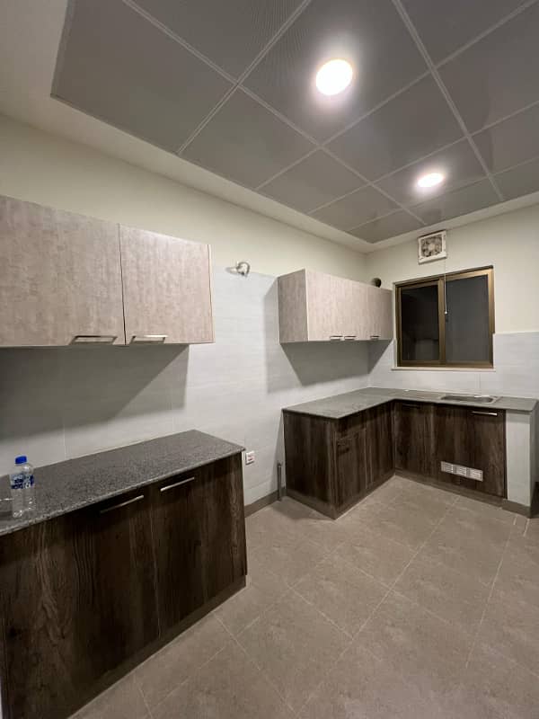 1400sq ft 2BHK Luxurious Apartment in Paragon Towers is available for RENT Near Precinct-17.5min Drive from Main Gate of Bahria Town Karachi 10
