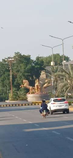85 feet Road 4 marla commercial plot For sale in park view city Lahore