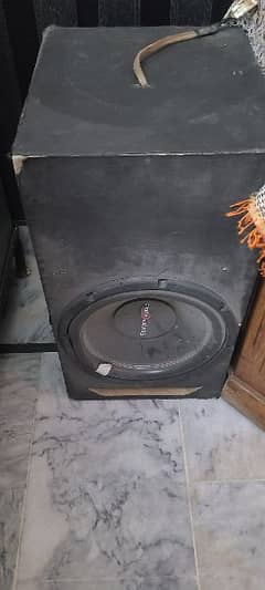 woofer and amplifier