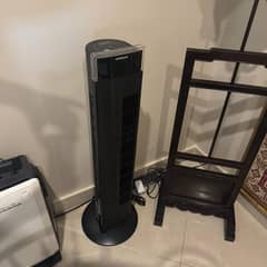Hitachi Oscillating Tower Fan (Black)