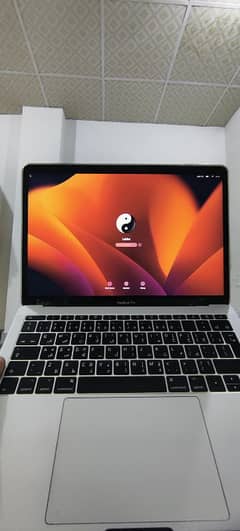 MacBook Pro i5 2017 13 inches