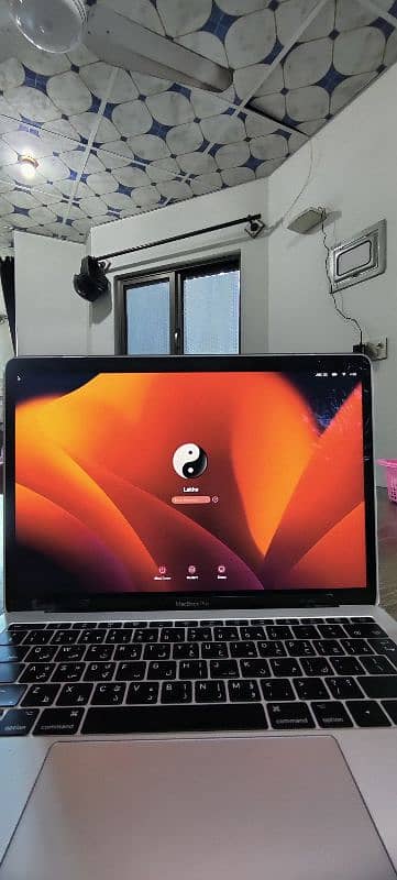 MacBook Pro 1