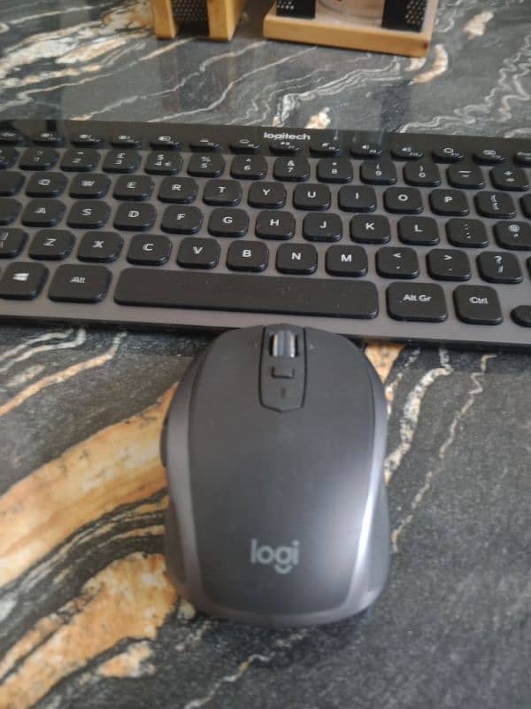 logitech k810 & Mx anywhere 2 moise 2
