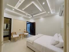 ORIGNAL Pictures 26 marla seperate gate seperate entrnce fully furnished short term and long term both option