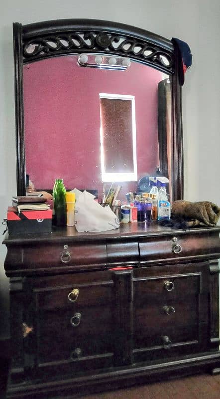 dressing table 0