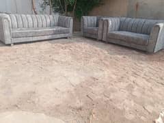 sofa maker walpaper pasting