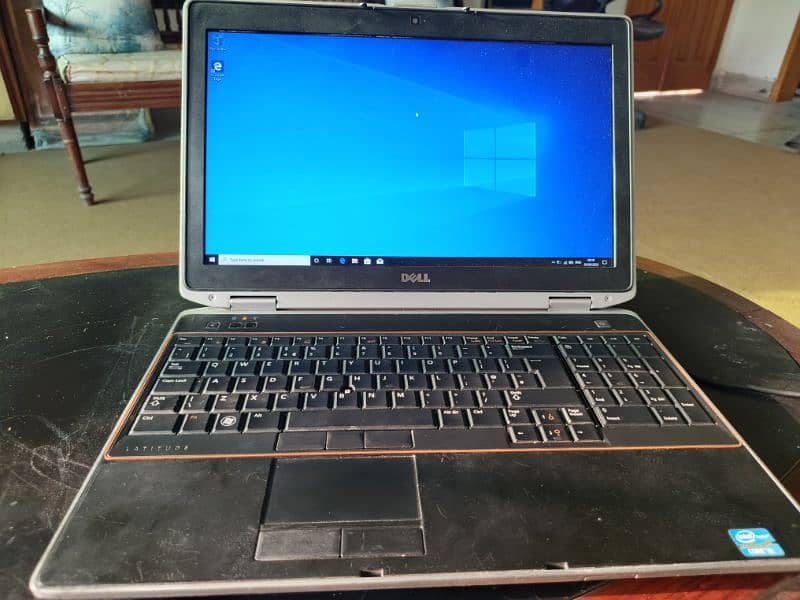 Dell latitude e6520 i3 2nd 4gb 300gb black color 0