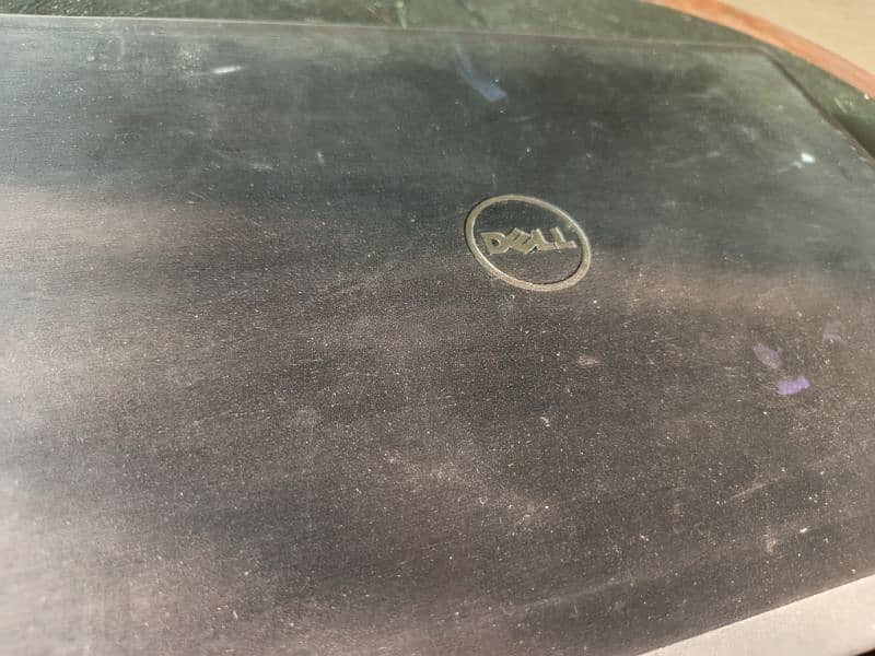 Dell latitude e6520 i3 2nd 4gb 300gb black color 4