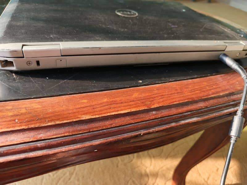 Dell latitude e6520 i3 2nd 4gb 300gb black color 5