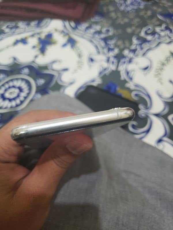 non pta  XS MAX Factory unlocked 3