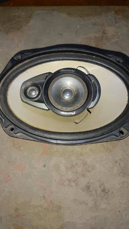 9*6  inch pioneer 4om 500 watss pair 5
